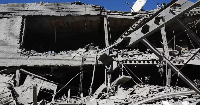 শরিফ প্রযুক্তি বিশ্ববিদ্যালয়ে একটি ভবনের ধ্বংসাবেশ